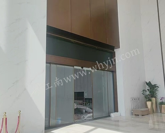 不銹鋼聯(lián)動(dòng)門